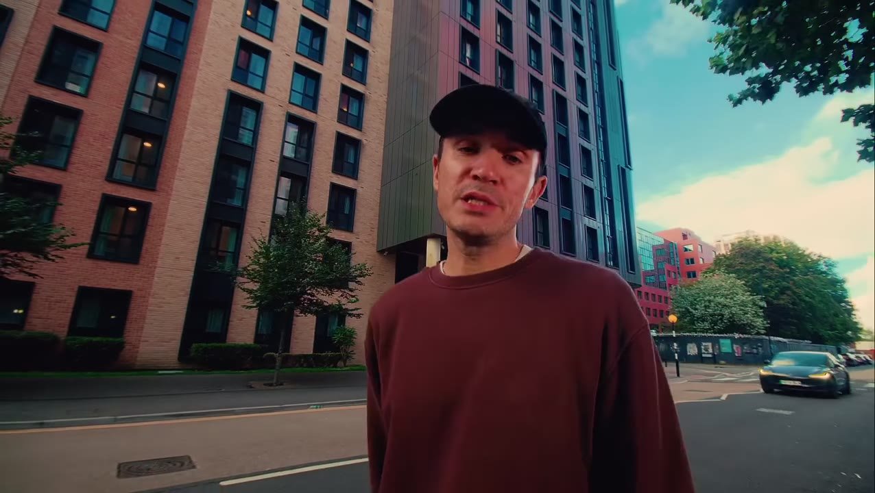 Music artist one-take — Verb T